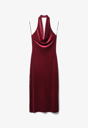 Bordeaux-farbenes ärmelloses Kleid mit Schalkragen und glatter Satin-Textur, das eine figurbetonte Silhouette hat und bis zur Mitte der Waden reicht.