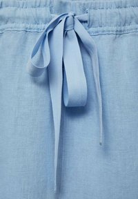 Mango Hlače - light blue