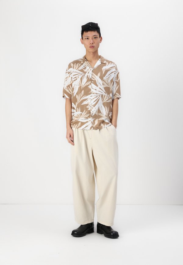 JJEJEFF TROPICAL RESORT SHIRT - Shirt - coriander4