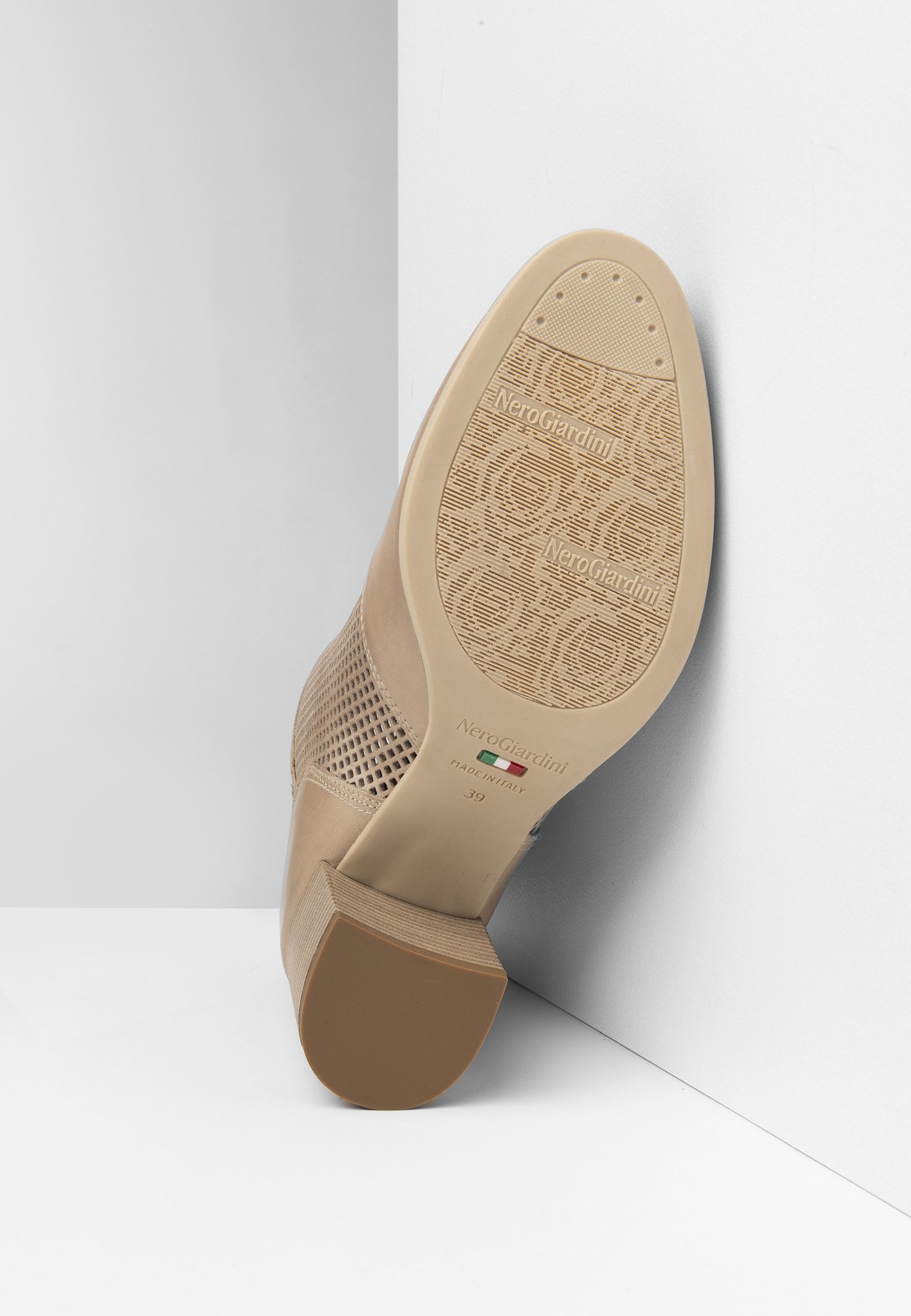 zalando tronchetti nero giardini