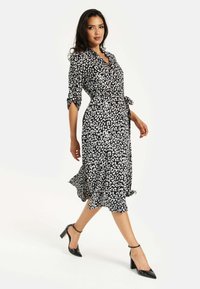 Liquorish LEOPARD THROUGH MIDI - Day dress - black