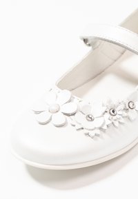 Primigi Bailarinas con hebilla - white