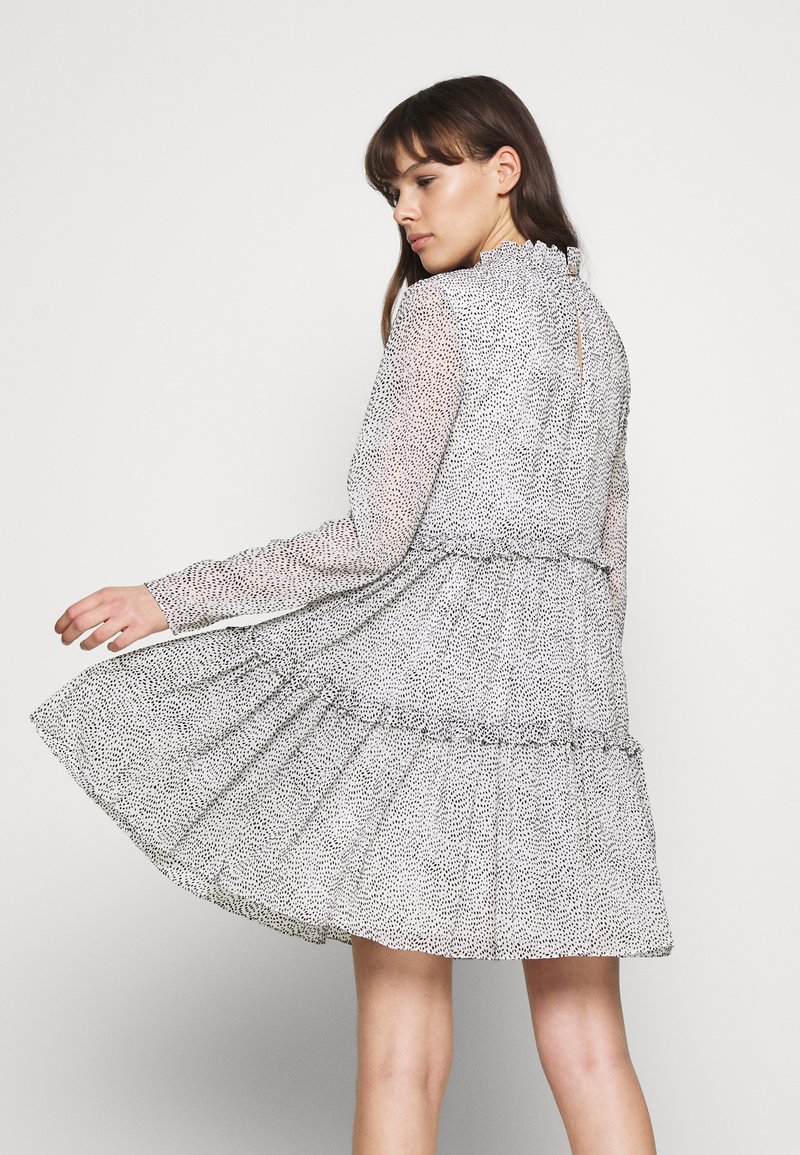 Ted Baker Phenia Freizeitkleid Ivory Offwhite Zalando De 