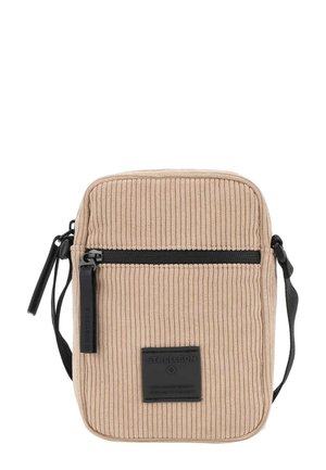 Borsa a tracolla in tessuto a coste beige con una tasca zip nera, patch in pelle con logo e tracolla regolabile. Superficie testurizzata con righe orizzontali.