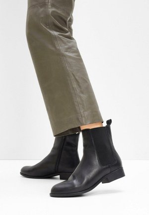 CHELSEA - Bottines - black