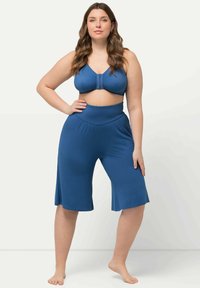 Ulla Popken WIDE-LEG FLARED BERMUDA  - Pyjamabroek - gray blue