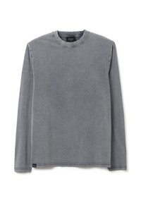 Langarm-T-Shirt aus einem verblichenen grauen Stoff, mit Rundhalsausschnitt und schlichtem Design, das sichtbare Nähte entlang der Kanten aufweist.