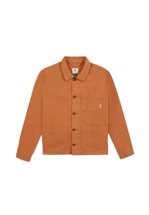 Veste boutonnée à manches longues de couleur orange-brun avec col et trois poches avant, présentée à plat sur un fond blanc.