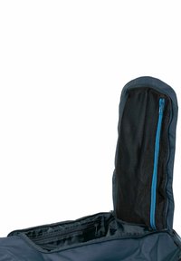 Sac bleu marine avec dessus en maille et fermeture éclair bleue, doté d'un intérieur spacieux et d'un design élégant et épuré. Tissu durable avec une texture lisse.