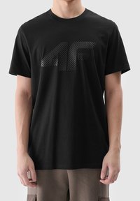 4F - T-shirt z nadrukiem
