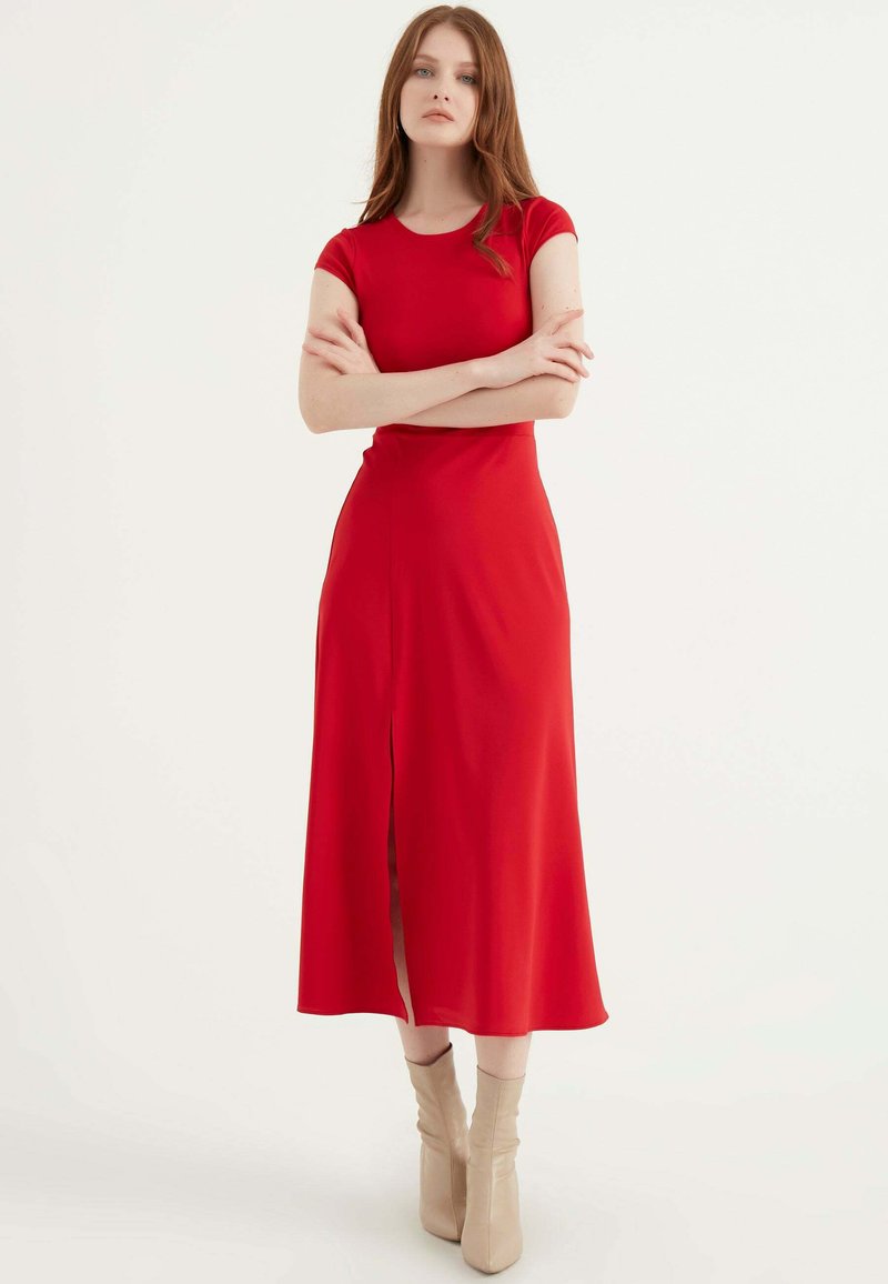Herita FRONT-SLIT - Vardagsklänning - red