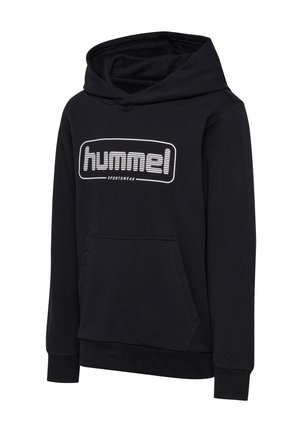Zwarte hoodie met een voorzak in kangoeroe-stijl, ribgebreide manchetten en een wit "hummel sportswear" logo op de borst. Gemaakt van zacht katoen.
