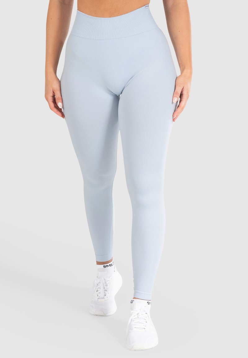 Smilodox SLAYTON SCRUNCH EFFECT LEGGINGS SPORT FITNESS - Leggings - hellblau