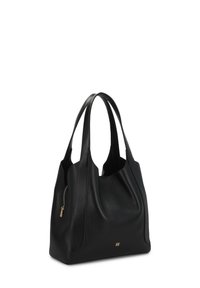 Czarna skórzana torba tote o gładkiej fakturze, z dwoma długimi uchwytami i zapinaną na zamek kieszonką z boku. Złoty akcent z logo na dole.