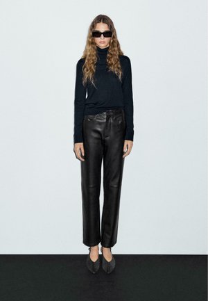 FIVE-POCKET - Leren broek - black