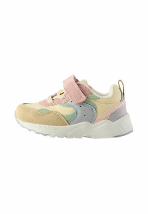 Bunter Sneaker in einer Mischung aus blassem Gelb, Pink, Grau und Mintgrün. Verfügt über einen Klettverschluss, Wildlederakzente und eine strukturierte Gummisohle.