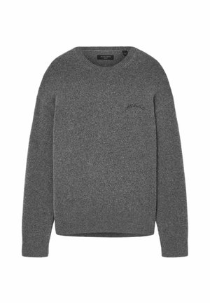 Grijs gebreide trui met een ronde hals, voorzien van een textuurafwerking en subtiele merkborduursels aan de linkerkant. Zachte stof, ontspannen pasvorm.