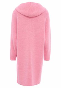 Langer rosa Kapuzencardigan, weiche Textur, lockerer Schnitt, mit langen Ärmeln, fällt unter das Knie, minimalistische Details, keine sichtbaren Verschlüsse.