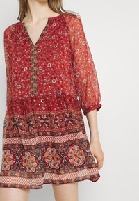 Vero Moda Vapaa-ajan mekko - dark red