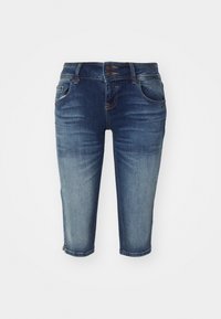 Denim bermuda kratke hlače u tamnoplavoj boji s izblijedjelim završetkom, s pet džepova, dvostrukim zatvaranjem na dugmad i ravnim krojem.