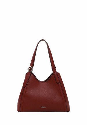 Sac à main en cuir rouge avec une surface texturée, une forme courbée, des doubles poignées et des accents en métal argenté.