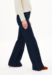 ARMEDANGELS MURLIAA  - Jean flare - rinse