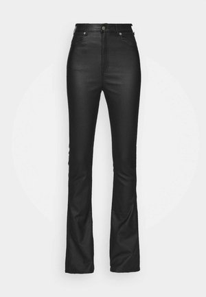 Schwarze, hochgeschnittene, ausgestellt Jeans aus einem glatten Denim-Material, mit vorderen Taschen, einem Knopfverschluss und minimalen Nähdetails.