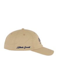 Cappellino da baseball beige in cotone, con visiera curva e testo ricamato "Athletic Garments" in blu navy sul lato.