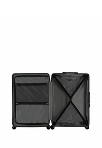 Zwarte harde koffer, open, met een grijze binnenkant met twee mesh zakken en elastische banden voor het beveiligen van de inhoud. Glad, afgerond wielen.