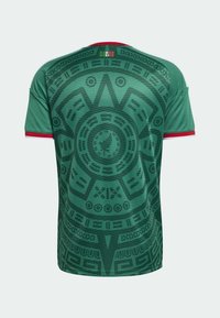 Zaļš sporta krekls ar ģeometrisku formu rakstu dizainu. Sarkani akcenti apkaklē un piedurknēs. Izgatavots no elpojoša materiāla.