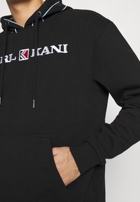Karl Kani Felpa con cappuccio - black