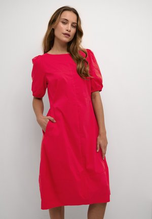CUANTOINETT - Freizeitkleid - fiery red