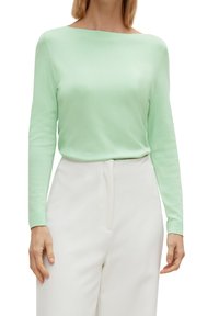 comma Sweter