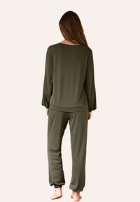 Cupshe COZY SET FOR ULTIMATE RELAXATION - Pigiama - olive