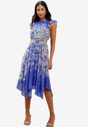 Lipsy PETITE FIT - FLORAL PRINTED HANKY HEM MIDI  - Denné šaty - blue