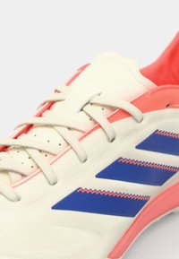 adidas Performance COPA PURE III LEAGUE TF - Fodboldstøvler til kunstgræs - off white/lucid blue/signal coral