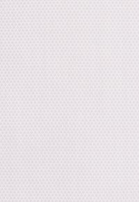 Tissu blanc présentant un motif subtil et répétitif de petites formes géométriques. La texture semble lisse et légèrement tissée.