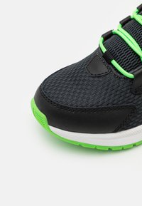 Reebok ROAD SUPREME 3.0 ALT UNISEX - Sapatos para corrida em estrada - core black/pure grey 8/solar lime