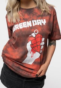 Paradiso Clothing DAY AMERICAN IDIOT DYE  - Print T-shirt - red
