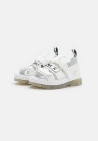 Dr. Martens PEARSON - Sandaalid - white