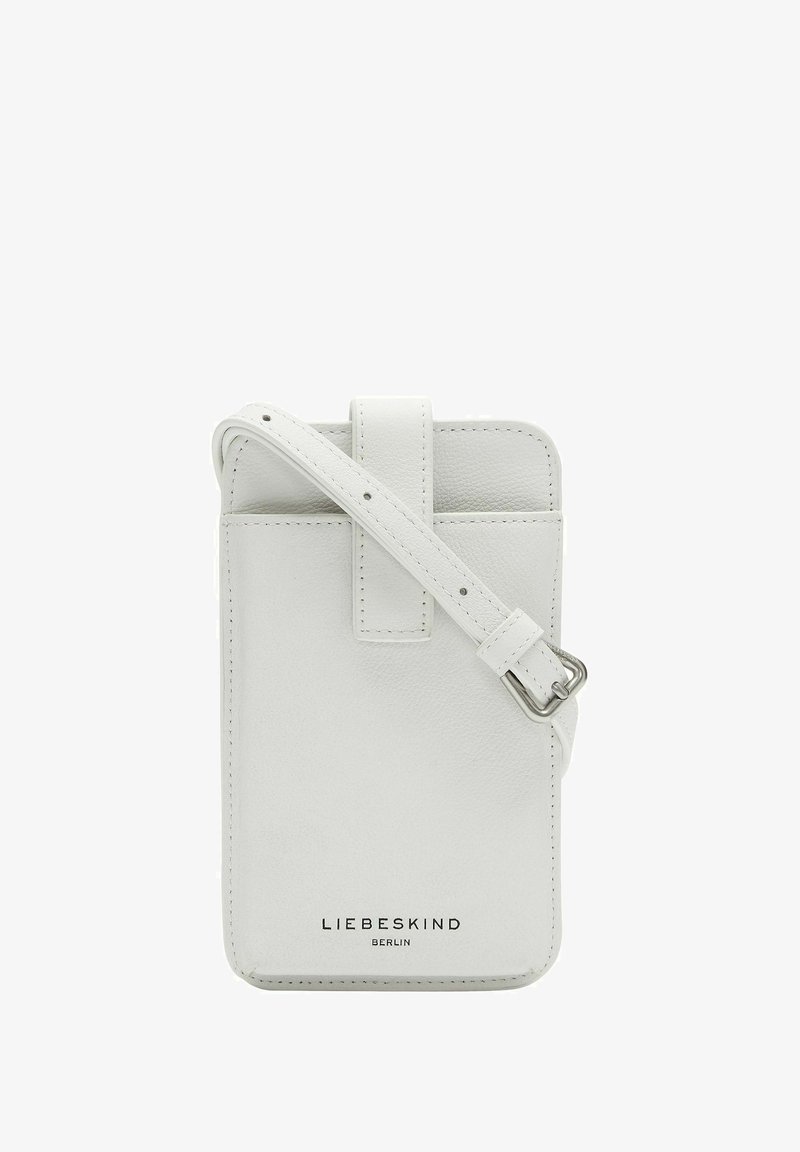 Sac bandoulière pour téléphone en cuir blanc avec sangle réglable et rabat, portant la marque "Liebeskind Berlin" sur le bord inférieur avant.