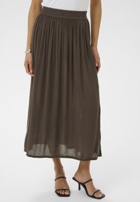 Nevybrané, chocolate brown