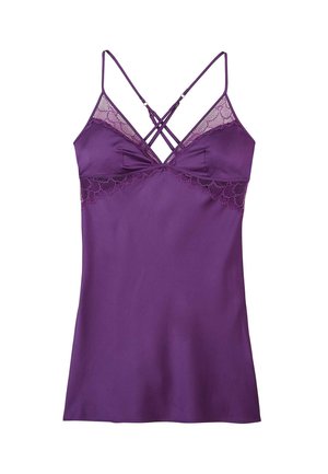 Camisola in satin viola con delicati dettagli in pizzo, spalline regolabili e una texture liscia. Presenta un design a incrocio delle spalline sul retro.