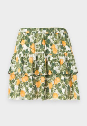 Lagdelte mininederdel med elastisk taljebånd, med gult blomster- og grønt bladmønster på lys bund.