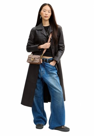 COACH, TABBY SHOULDER BAG 20 - Handtasche - b/mushroom