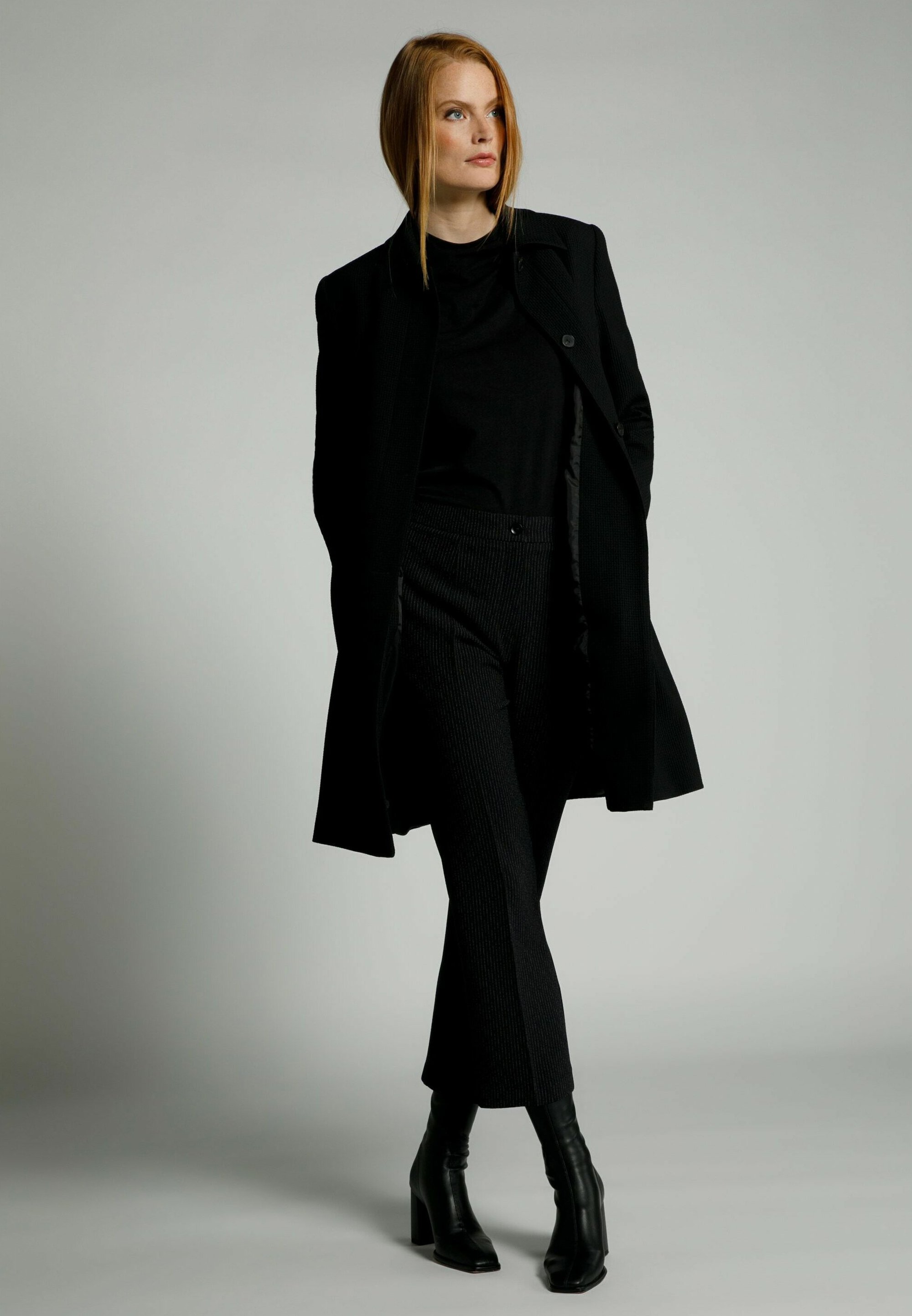 Ulla Popken Femme Grandes Tailles Pantalon 7/8 Sienna. Tissu Bengaline Hautement élastique. Imprimé à Carreaux Vichy. Marine 54 806389130-52