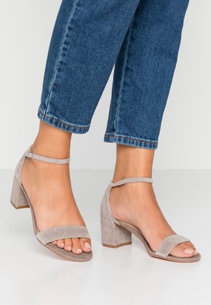 Pier One Sandales - grey