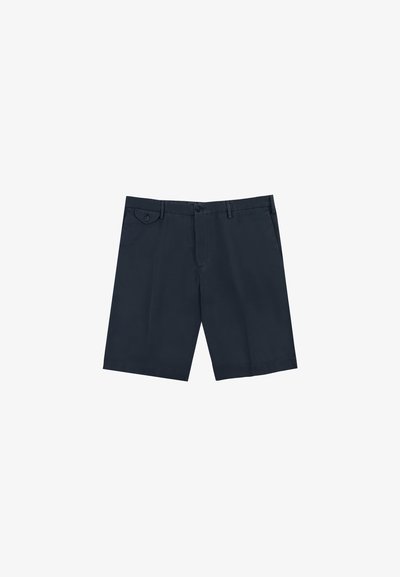 Pantaloni corti blu navy realizzati in tessuto misto cotone, con chiusura a pulsante, tasca frontale e design pulito e sartoriale con gambe dritte.