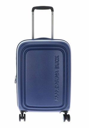 Valise rigide compacte bleu marine avec poignée extensible et quatre roues pivotantes, marque Mandarina Duck sur le devant.