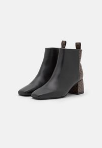 Calvin Klein Botines bajos - black